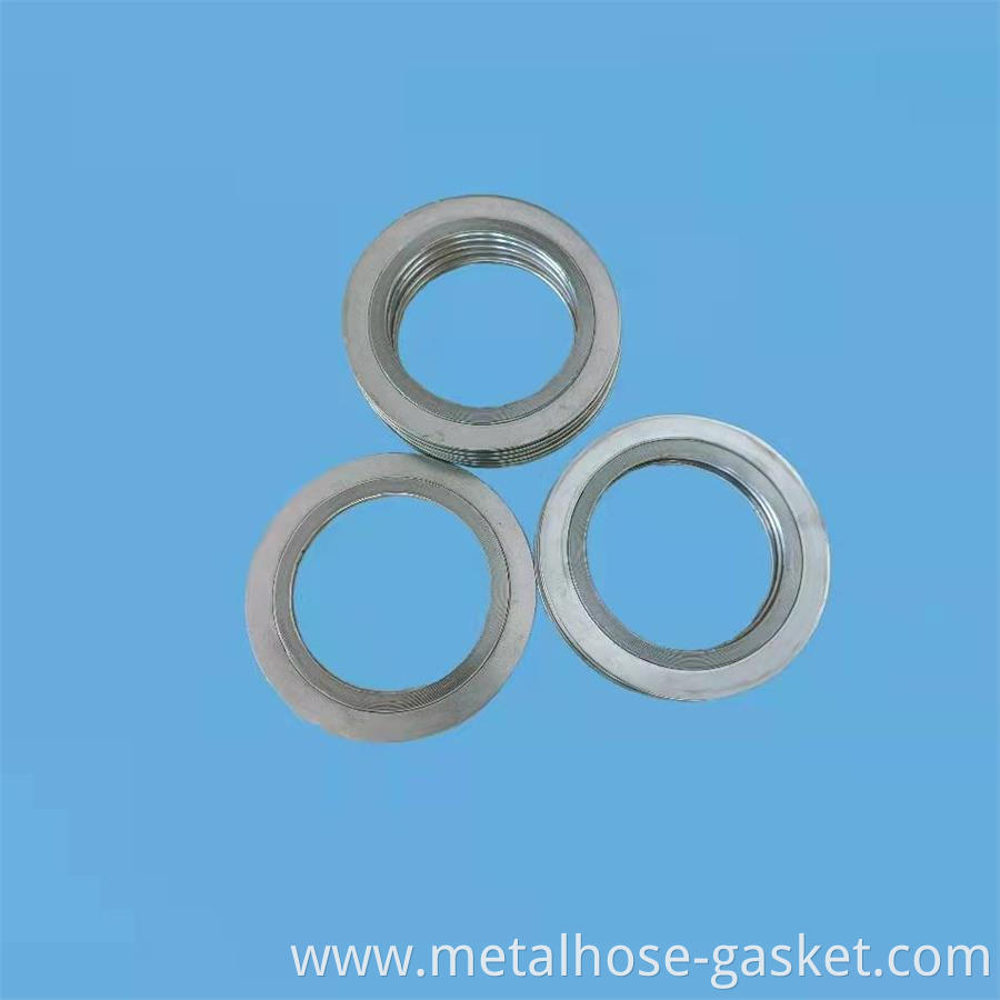 Spiral wound gaskets with outer ring